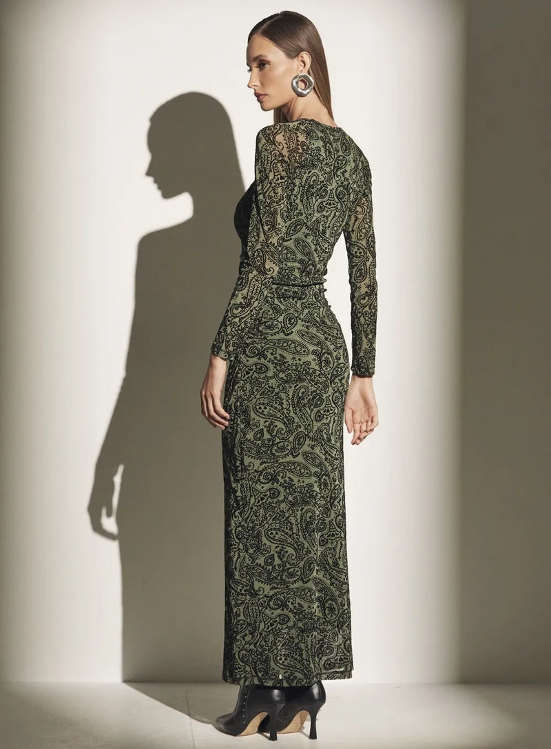 Vestido Tule Decote Quadrado