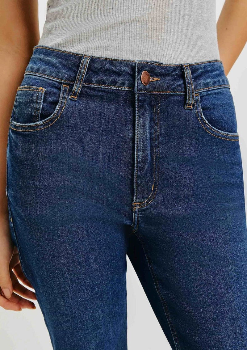 Calça Jeans Básica Feminina Cintura Média Flare Petit - Azul