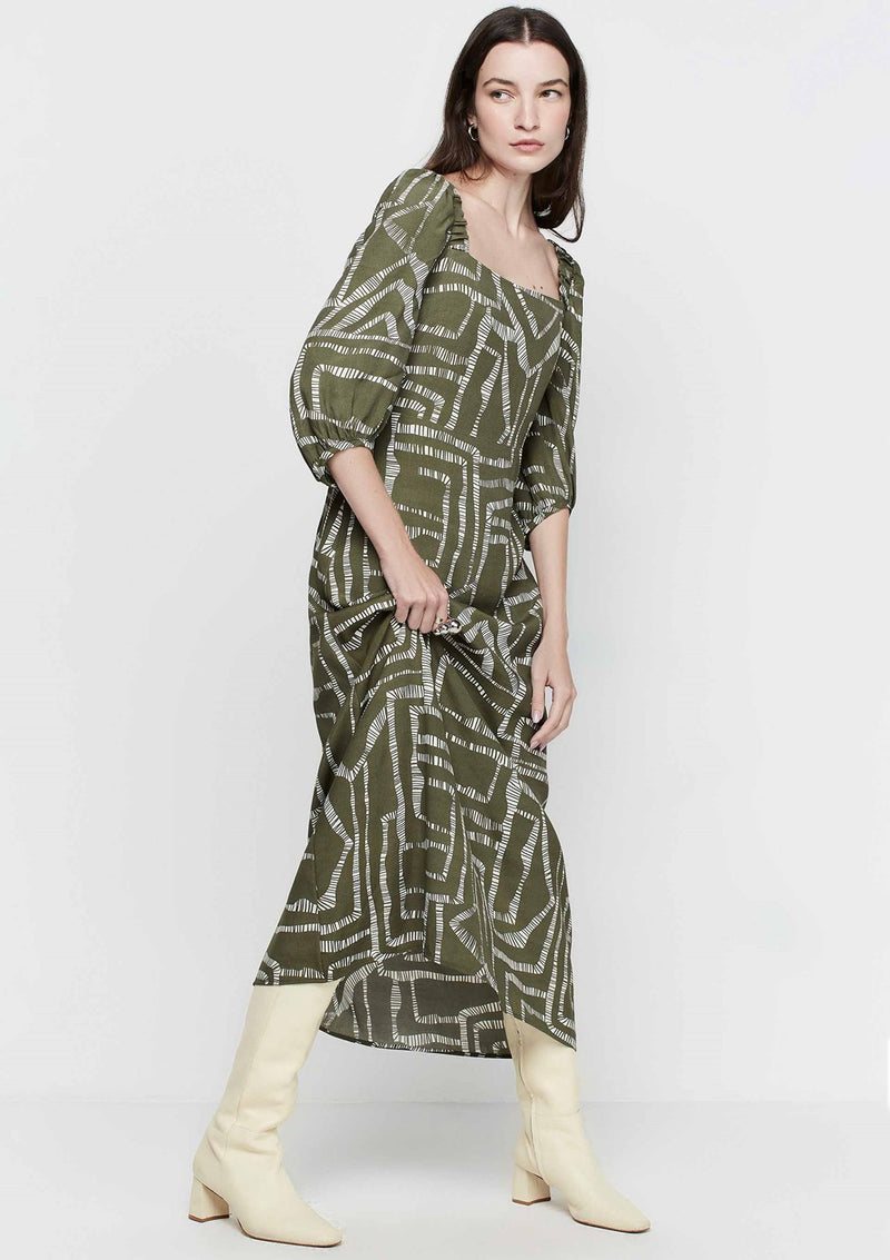 VESTIDO MIDI DECOTE QUADRADO EM CREPE VERDE MUSGO DZARM
