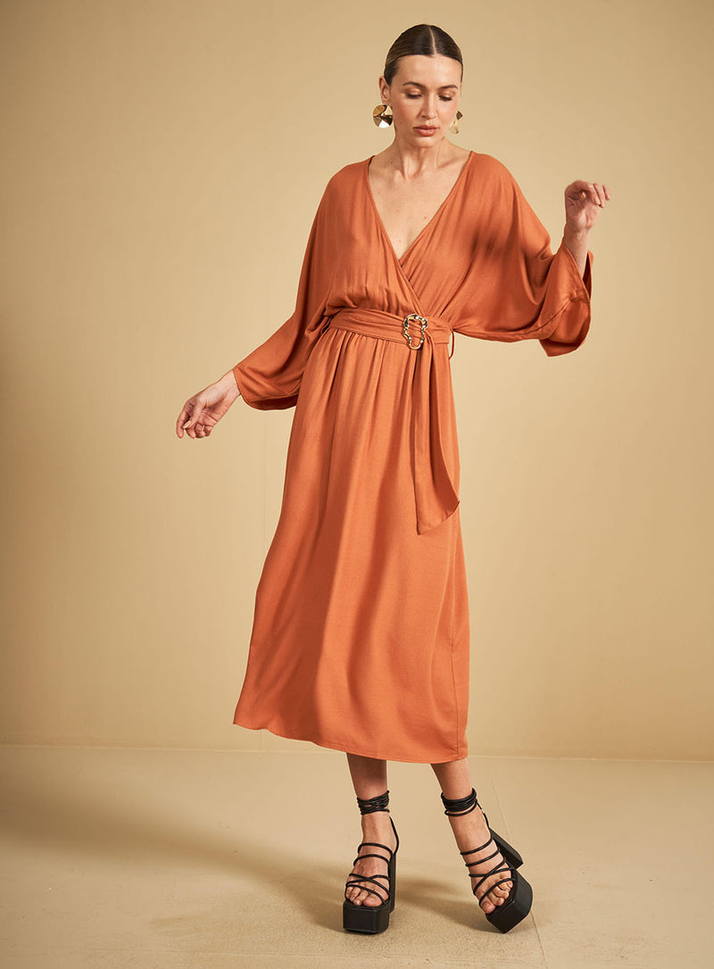 Vestido Mangas Amplas Fluído