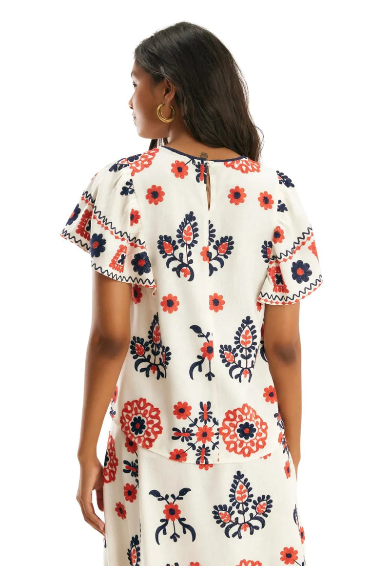 Blusa Cantão em linho bordada